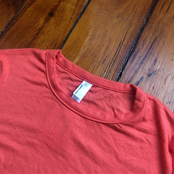 NWT Ribbed Tee - Picture 9 of 9